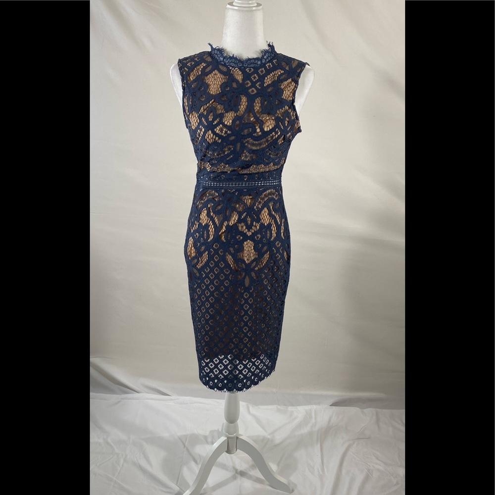Stunning Akira Blue Floral Midi Dress!